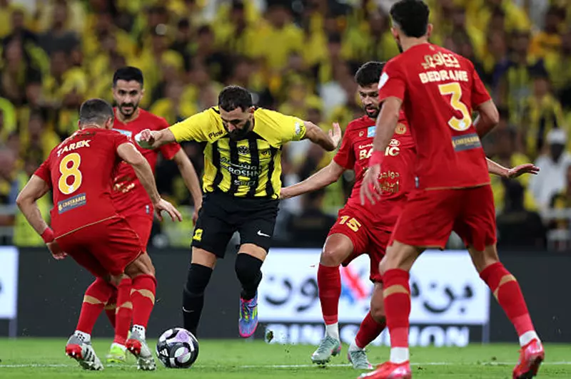 طارق حامد يشارك في ختام موسم ضمك بهزيمة أمام الاتحاد في الدوري السعودي