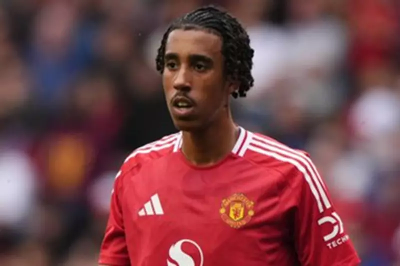 مدافع مانشستر يونايتد يوضح سبب رفضه ريال مدريد